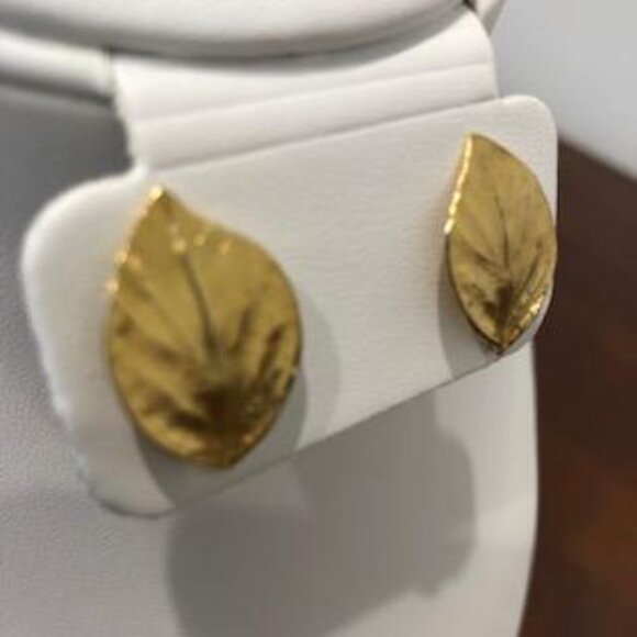 Gold Tone Leaf Stud Earrings Pre-Owned. - Picture 12 of 13